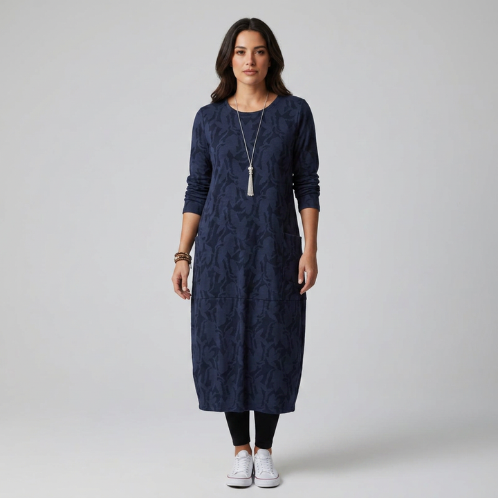 Midikleid mit Rundhalsausschnitt in Dunkelblau, Frontalansicht am Model