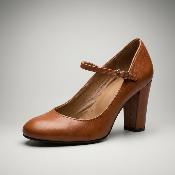 Braune Mary-Jane Pumps mit Blockabsatz und Knöchelriemen, Dreiviertelansicht