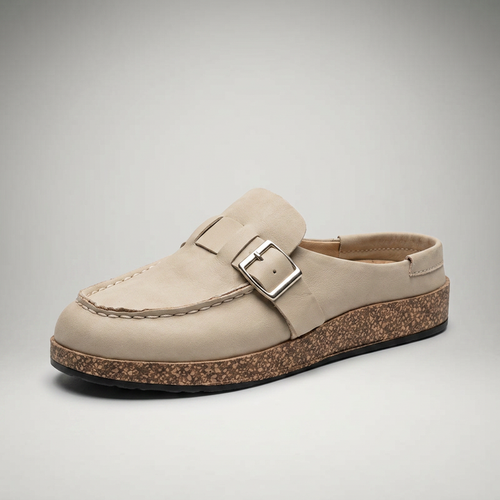 Beige Sandale-Mule mit Schnalle und Kork-Sohle, 3/4-Ansicht