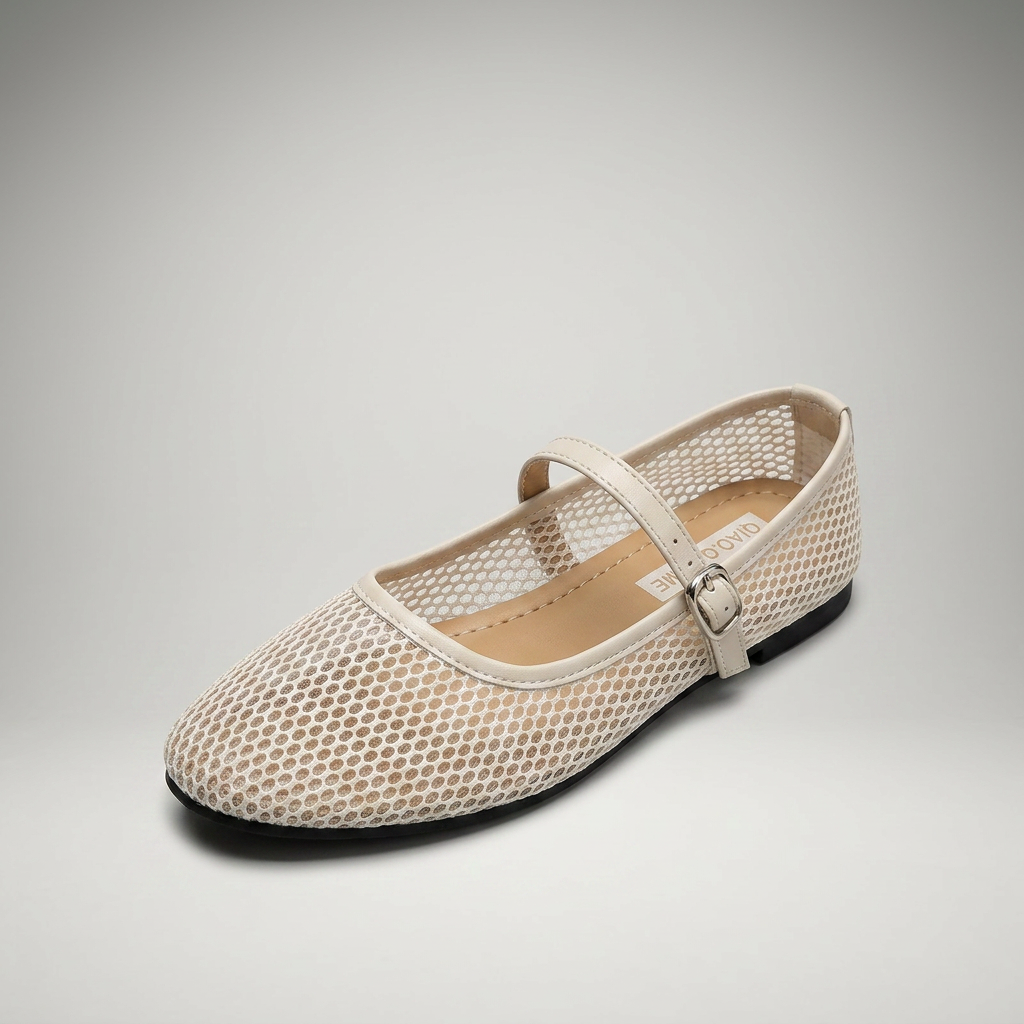 Beige Mary Jane Flats aus Mesh mit silberner Schnalle, Dreiviertelansicht