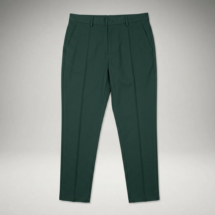 Dunkelgrüne Chinohose freigestellt, Frontalansicht ohne Model