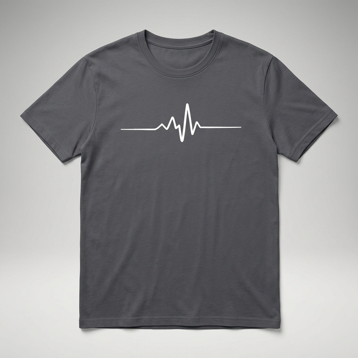 Graues Herren T-Shirt mit Herzschlag-Print, Flat-Lay Produktfoto