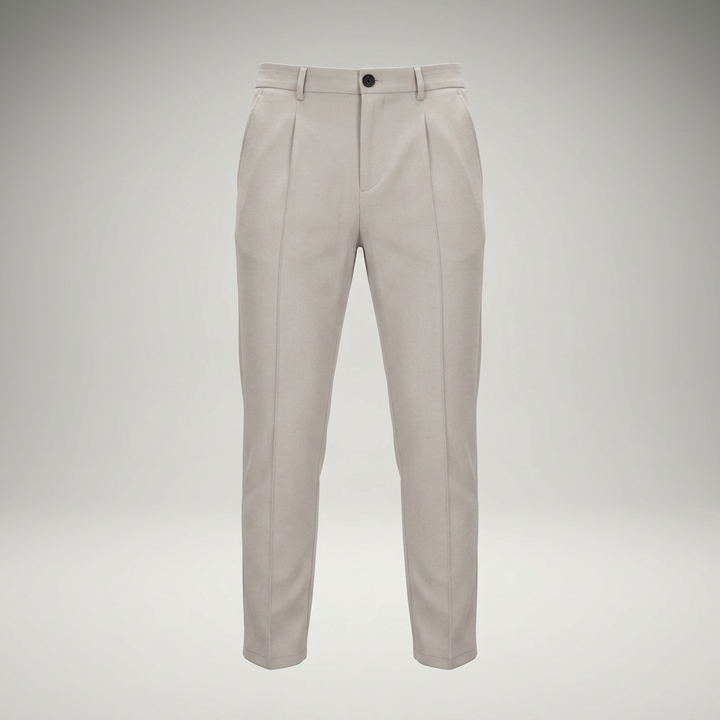 Hellgraue Chinohose als Ghost-Mannequin-Ansicht ohne Model