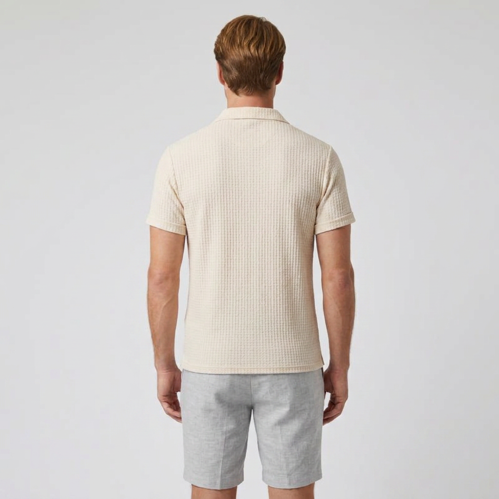 Herren Poloshirt Waffelstrick Creme, Rückenansicht am Model
