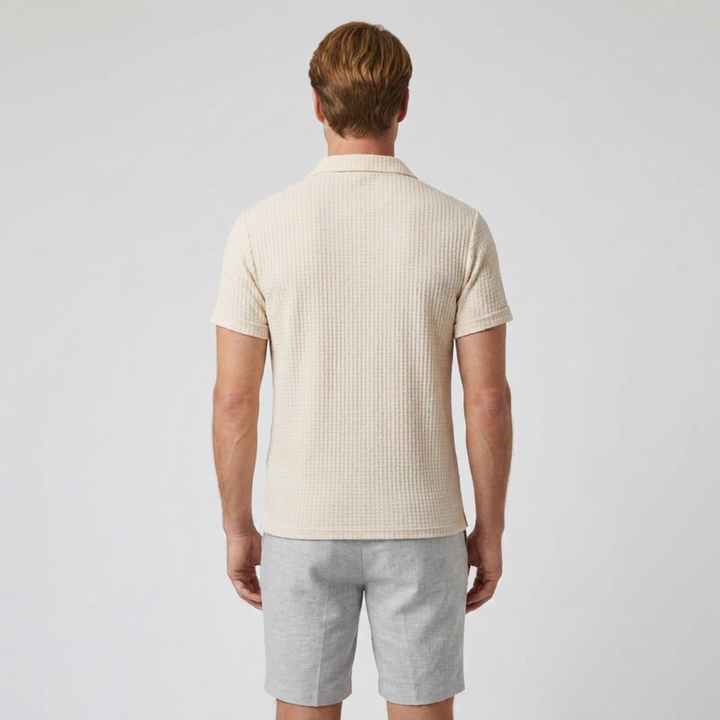 Herren Poloshirt Waffelstrick Creme, Rückenansicht am Model