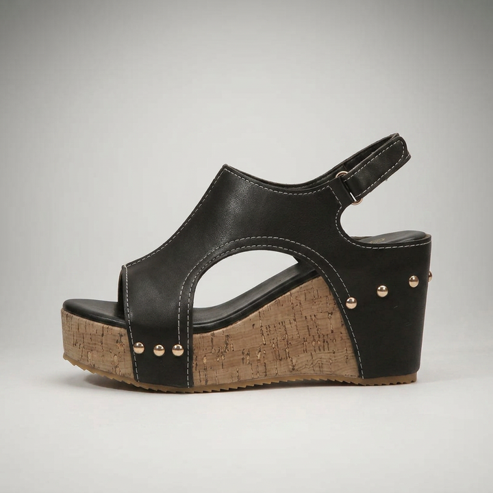 Schwarze Keilsandalette mit Kork-Absatz und Schnalle, Seitenansicht