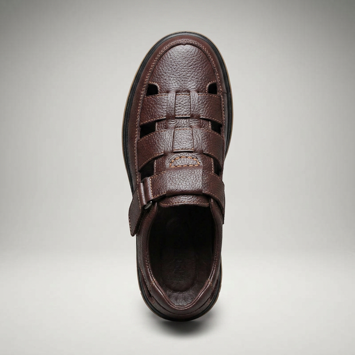 Dunkelbraune Fishersandale, Draufsicht mit Flechtriemen und Klettverschluss