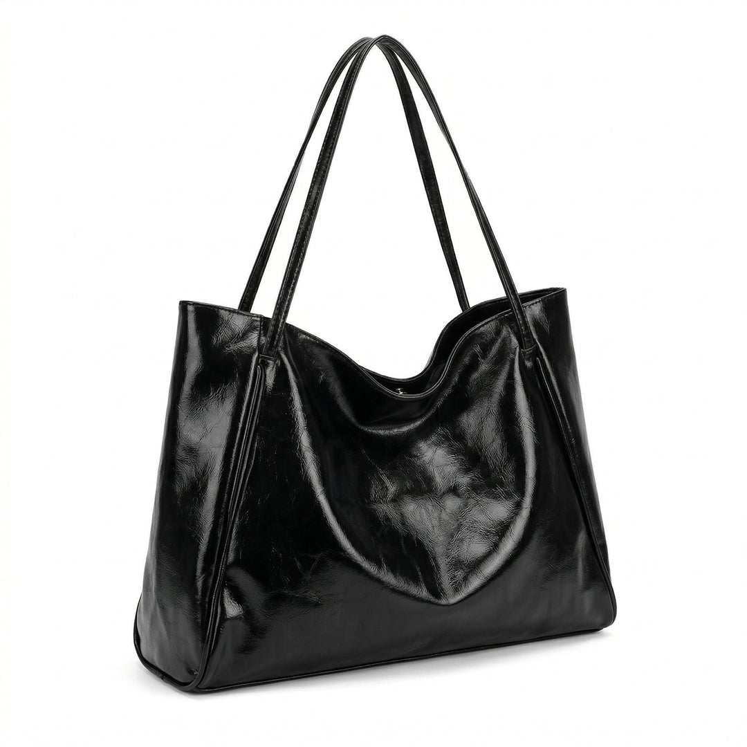 Große Shopper-Tasche in Schwarz, Lackleder-Optik, Dreiviertelansicht