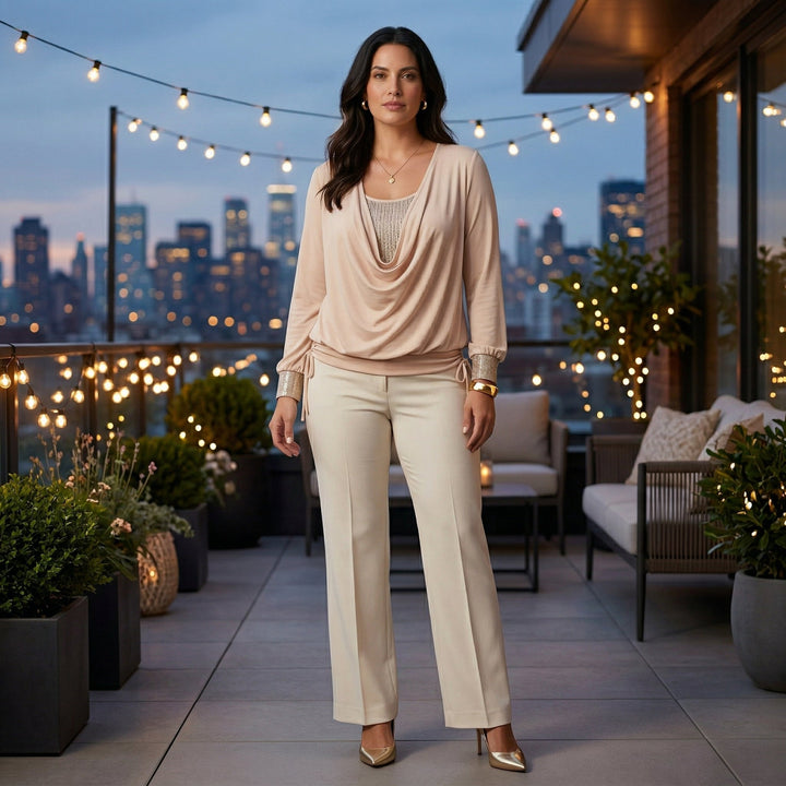 Beige Paillettenbluse im Abend-Styling auf Dachterrasse, Ganzkörper-Ansicht