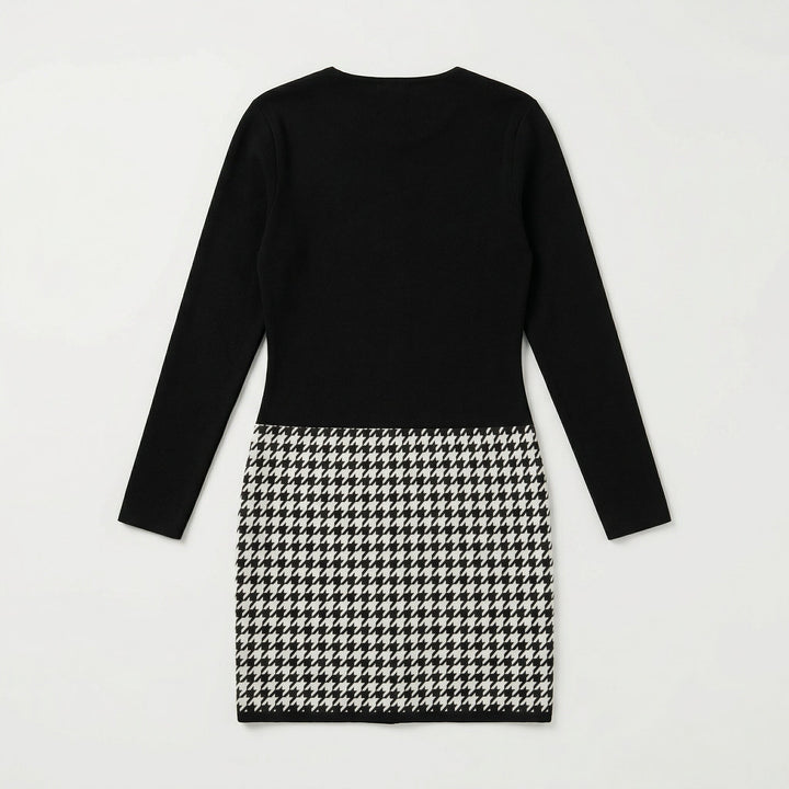 Minikleid liegend, Rückansicht, schwarzes Oberteil mit Hahnentritt-Rock