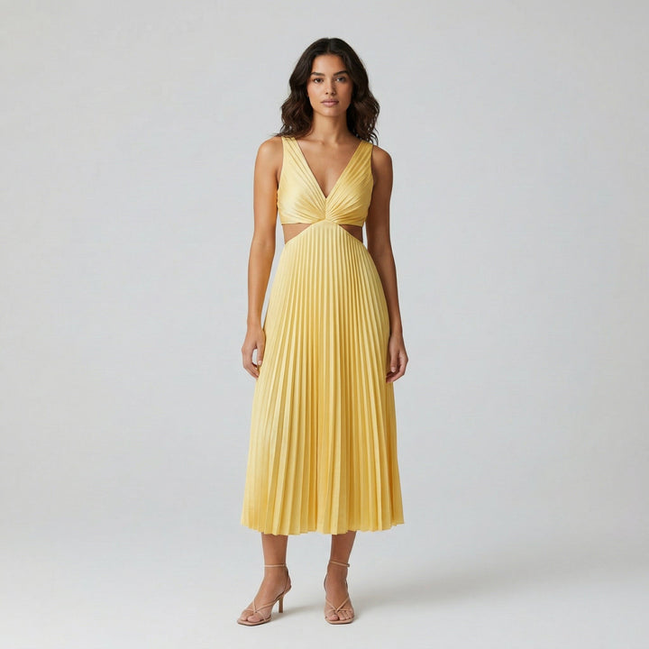 Gelbes Midikleid mit V-Ausschnitt, Falten und seitlichem Cutout, Vorderansicht