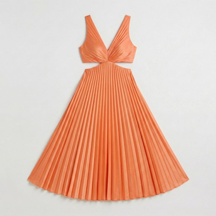 Orangefarbenes Midikleid mit V-Ausschnitt, seitlichem Cutout und Plisseerock, Produktansicht